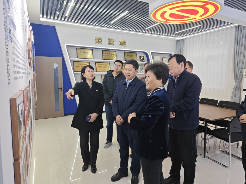 大吉巴互C2025年05月09日上午 安阳市人大常委会副主任、市总工会党组书记、主席夏军一行莅临华阳电磁铁参观调研；对公司2023年全国五一劳动奖章获得者汪利娜慰问，并听取劳模工作室相关情况汇报